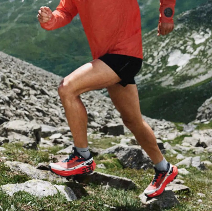 corredor de trail kailas fuga