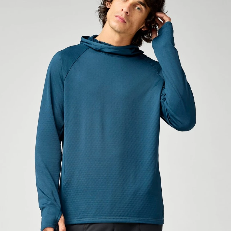 Brooks Momentum Thermal Hoodie con tejido térmico ligero