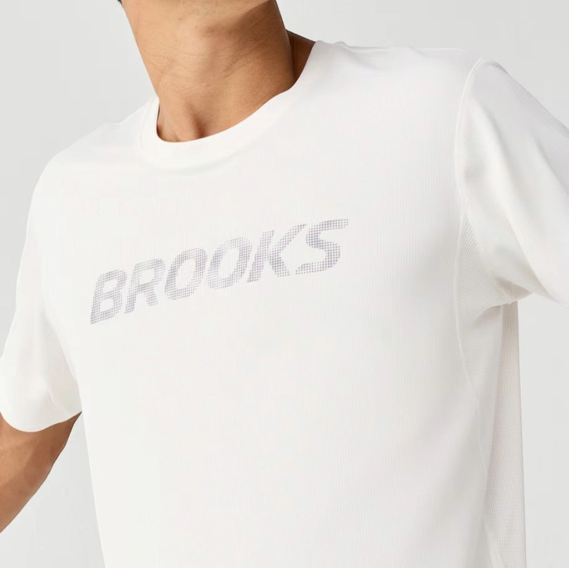 Logotipo reflectante delantero de la camiseta Brooks Dash Reflective