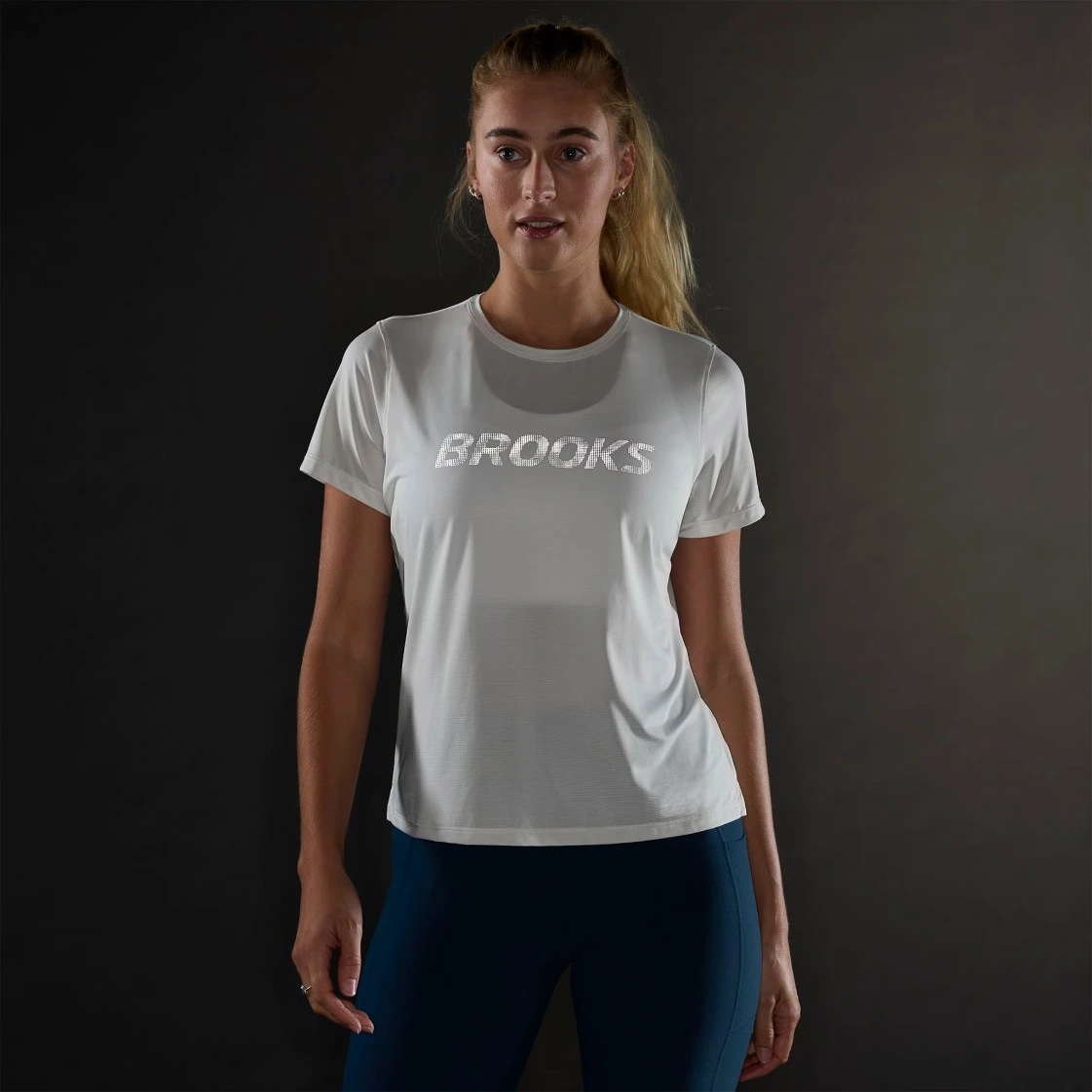 BROOKS DASH REFLECTIVE SHORT SLEEVE MUJER - Imagen 5