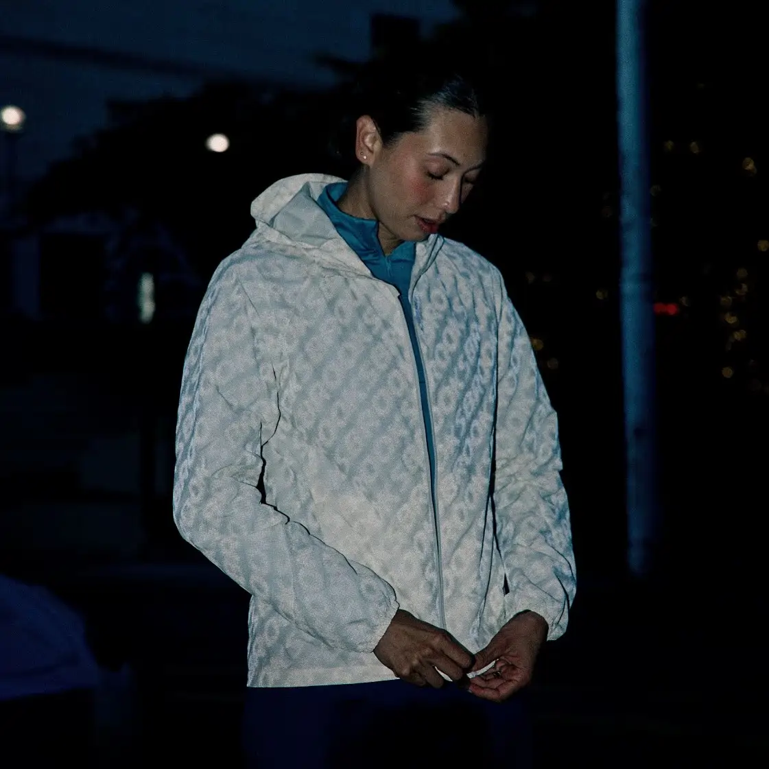 BROOKS CANOPY REFLECTIVE JACKET MUJER - Imagen 10