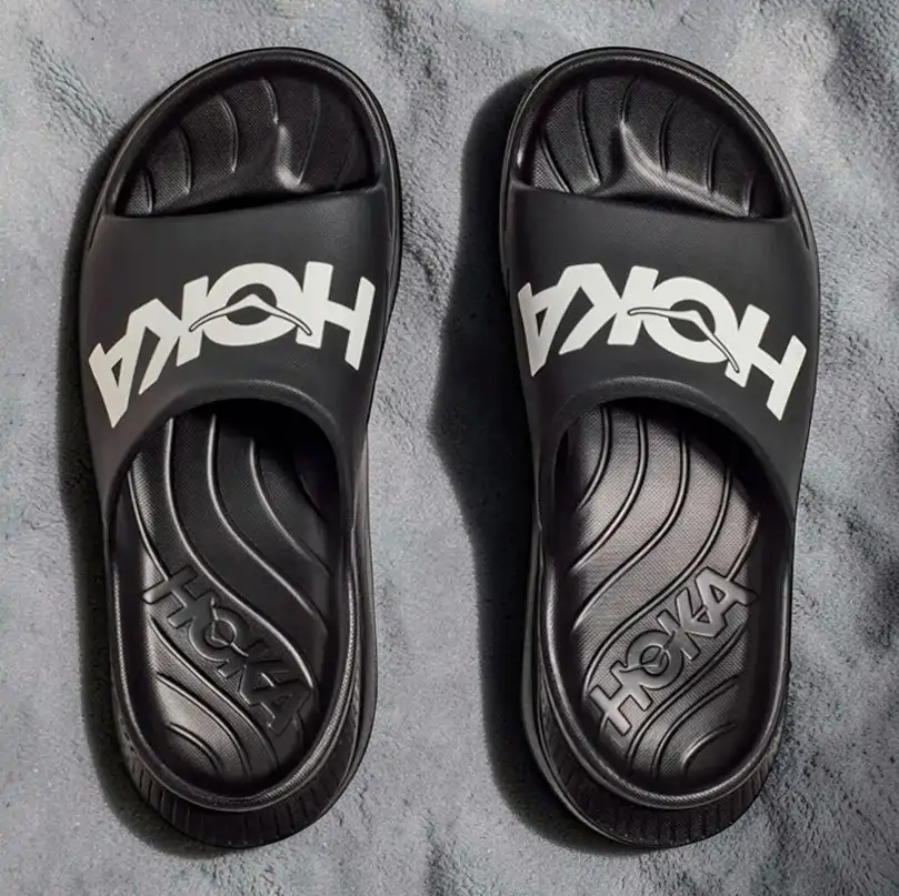 zapatillas de recuperacion de hoka modelo ORA
